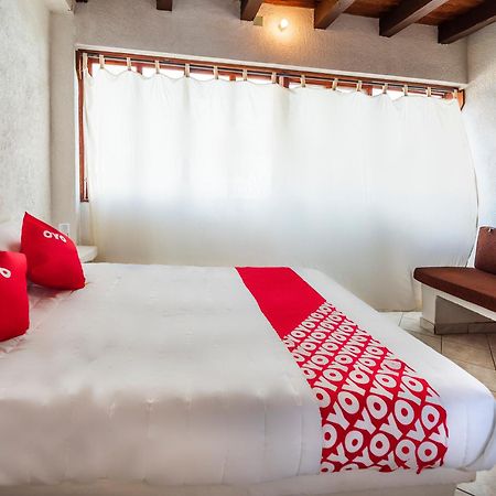 Oyo Hotel Sands Barra de Navidad Eksteriør bilde