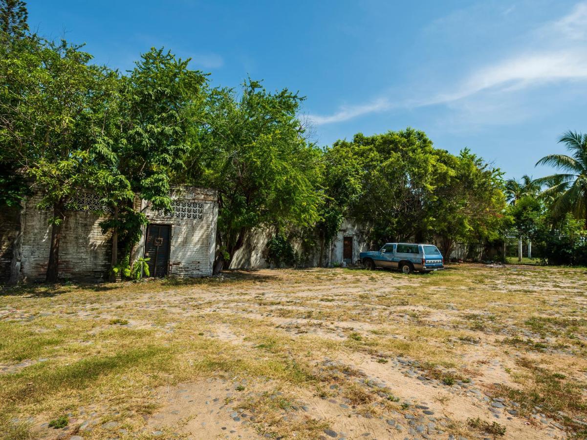 Oyo Hotel Sands Barra de Navidad Eksteriør bilde