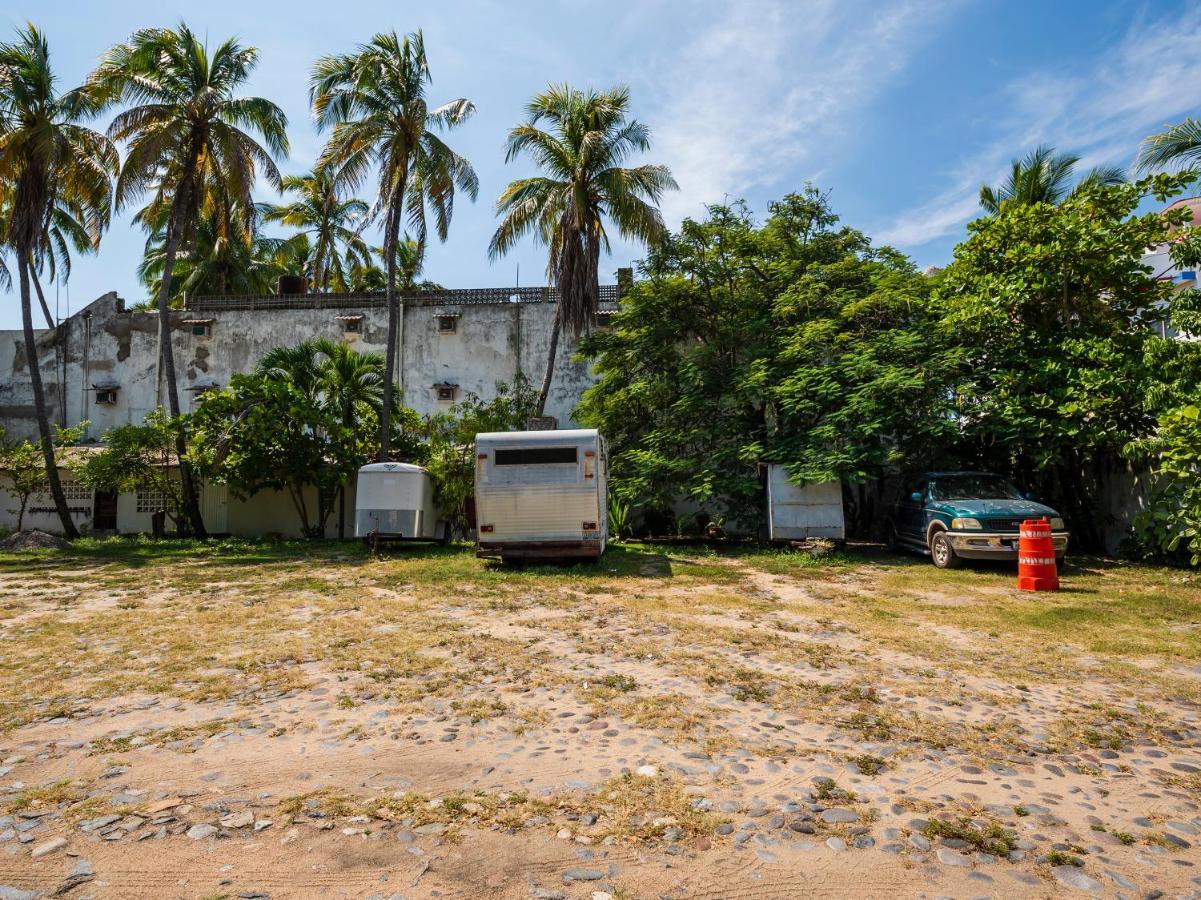 Oyo Hotel Sands Barra de Navidad Eksteriør bilde