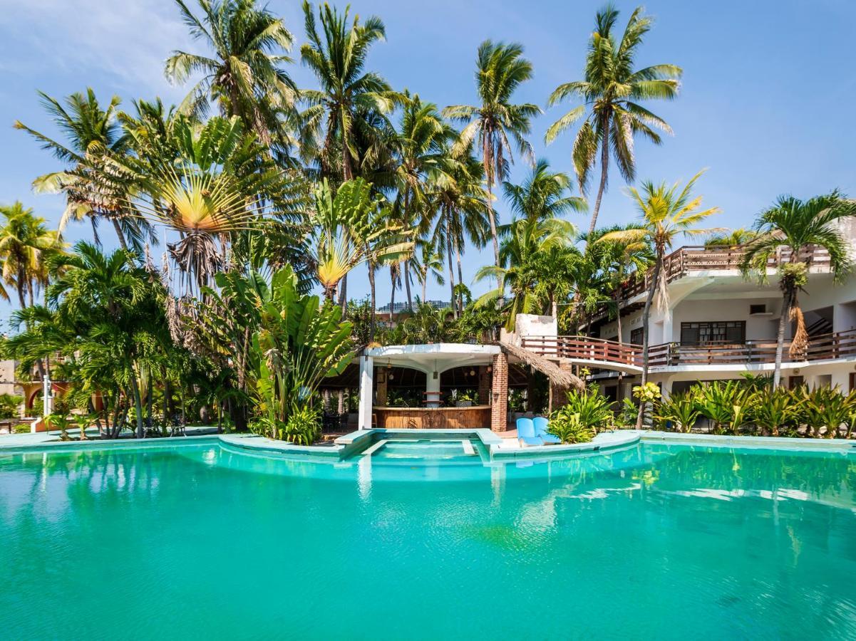 Oyo Hotel Sands Barra de Navidad Eksteriør bilde