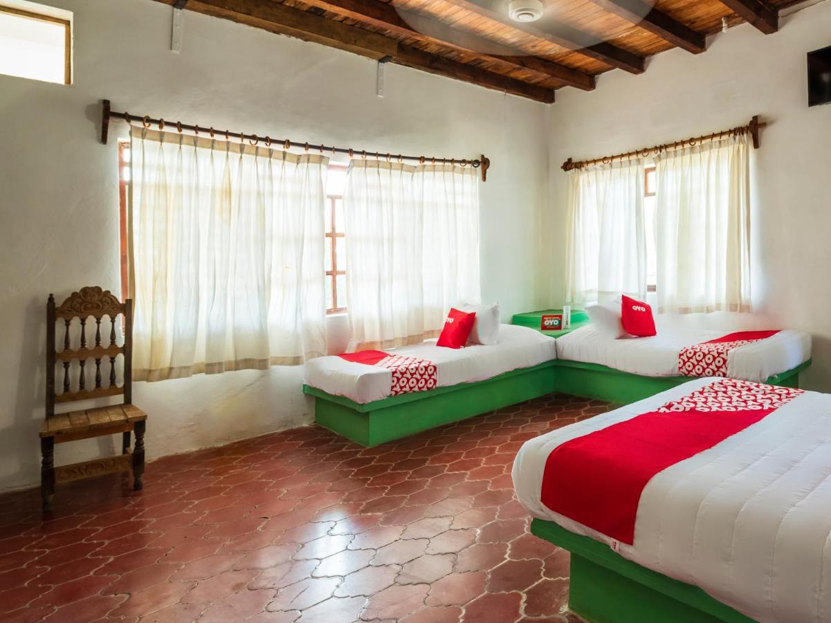 Oyo Hotel Sands Barra de Navidad Eksteriør bilde