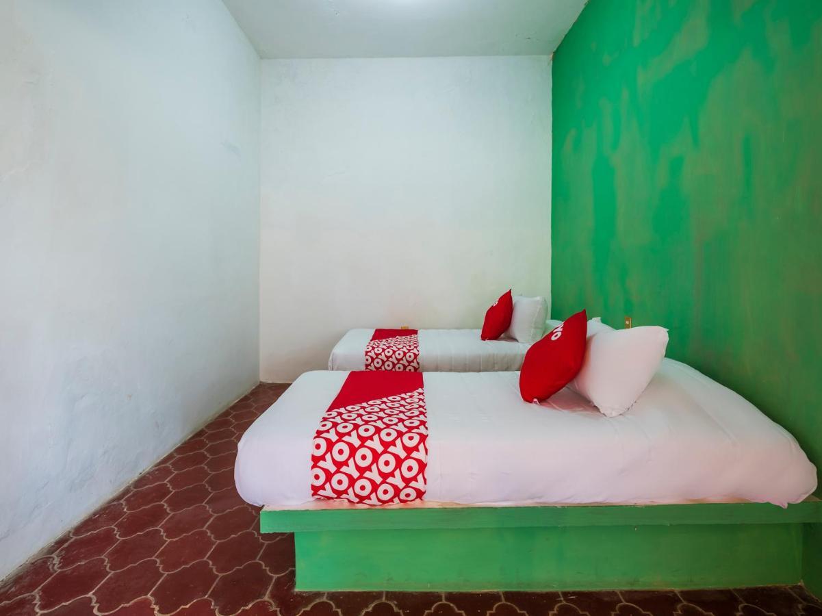 Oyo Hotel Sands Barra de Navidad Eksteriør bilde