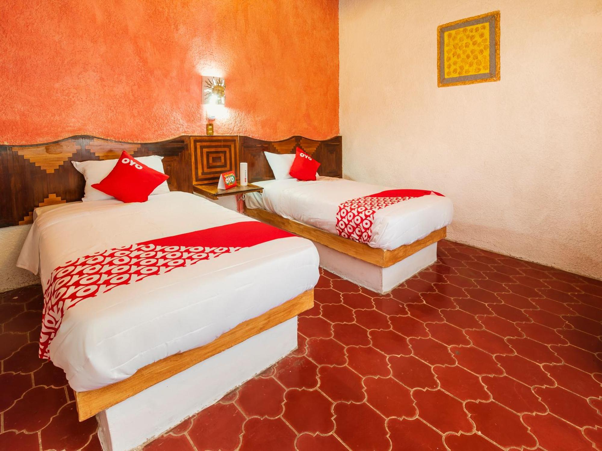 Oyo Hotel Sands Barra de Navidad Eksteriør bilde