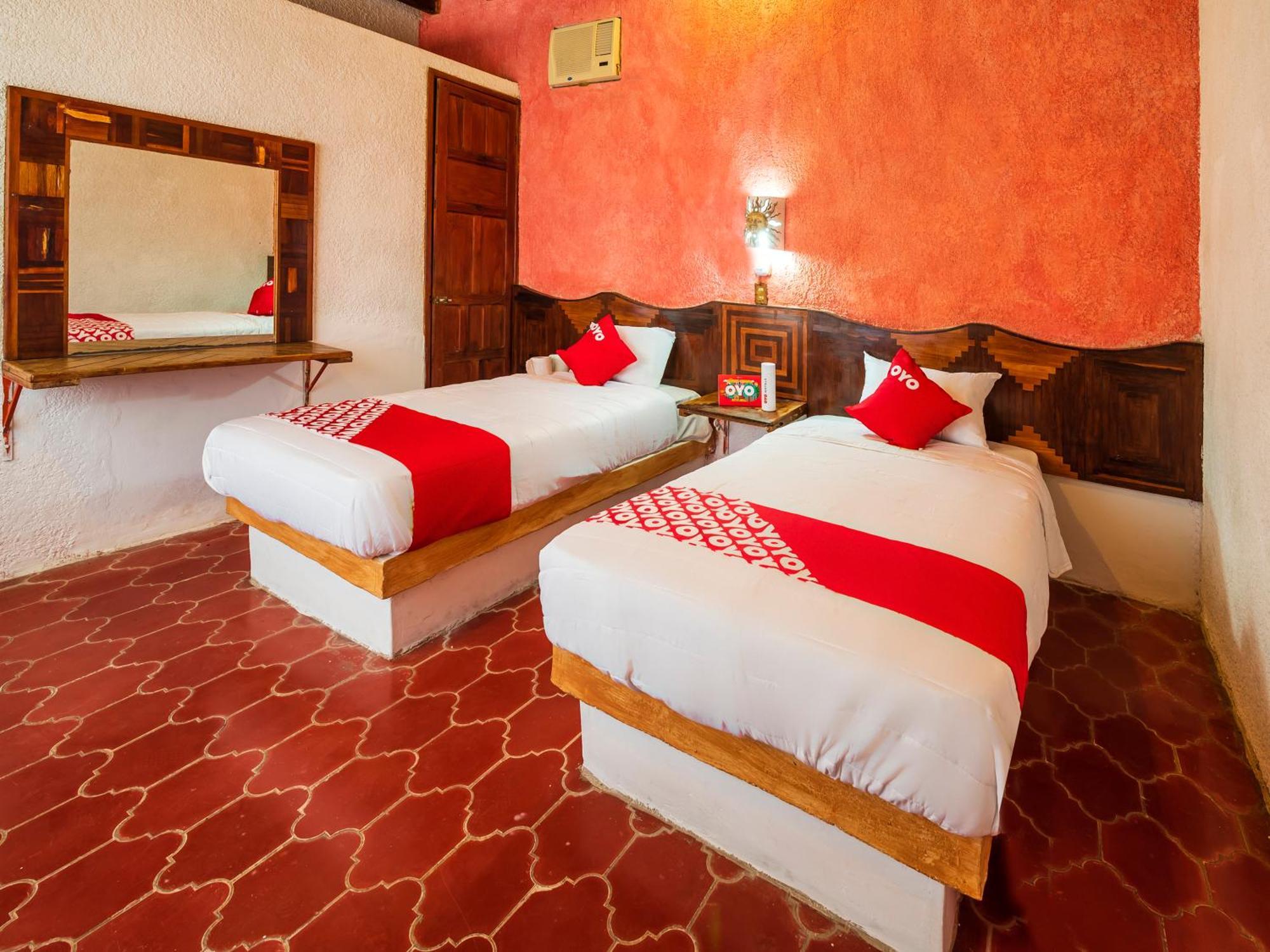 Oyo Hotel Sands Barra de Navidad Eksteriør bilde