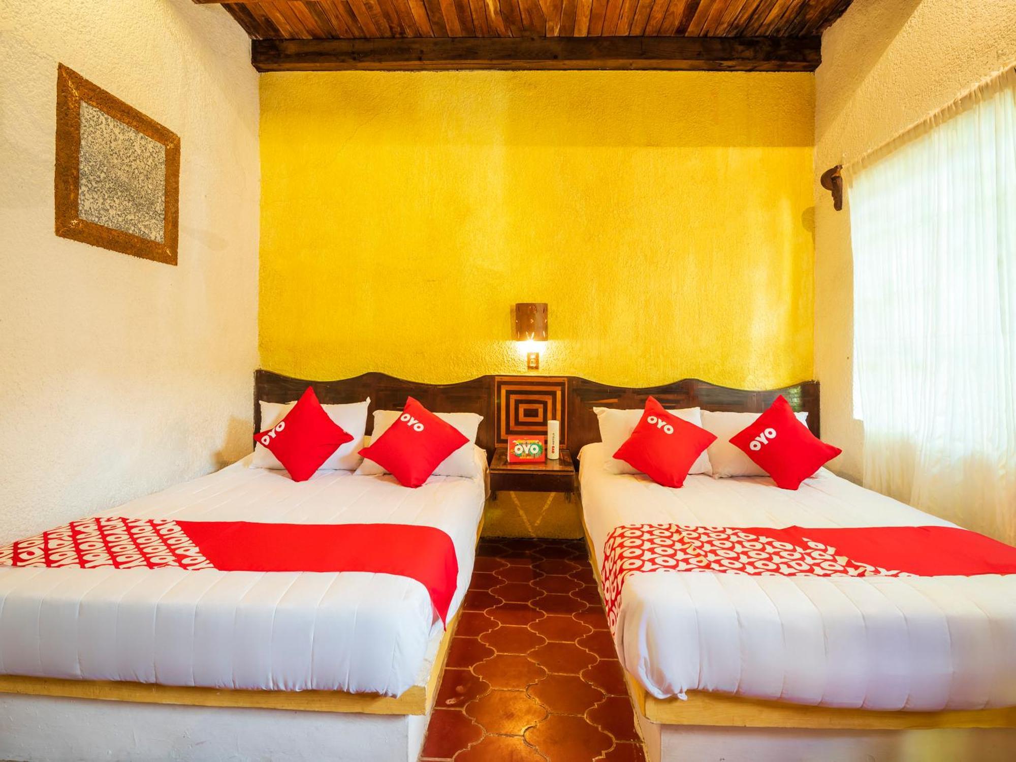 Oyo Hotel Sands Barra de Navidad Eksteriør bilde