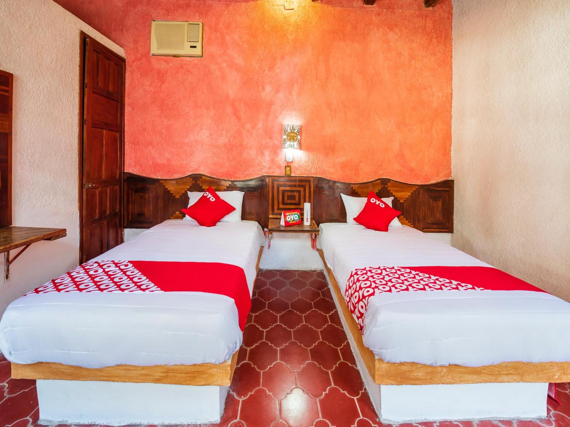 Oyo Hotel Sands Barra de Navidad Eksteriør bilde